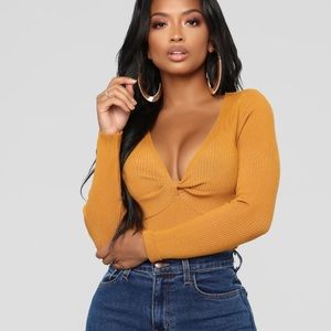 Twist my arm top - Mustard